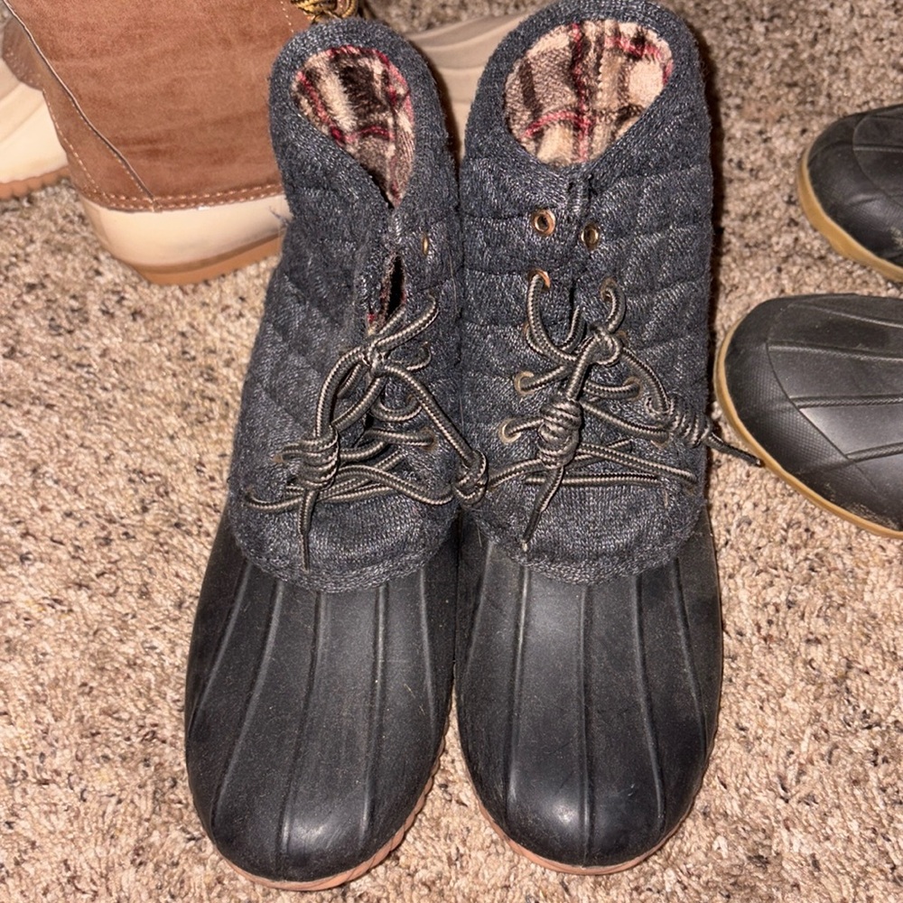Duck boots